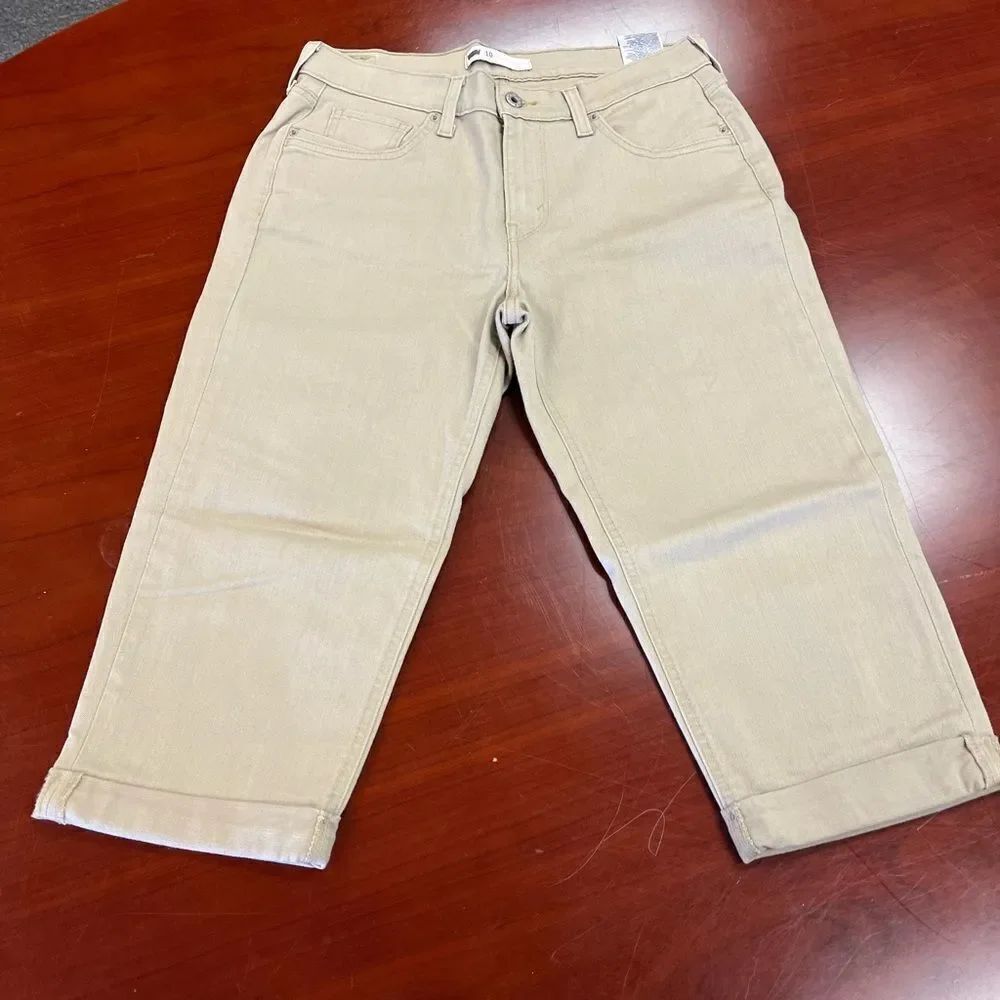 Levi’s Tan Capri Denim Jeans sz 10 EUC